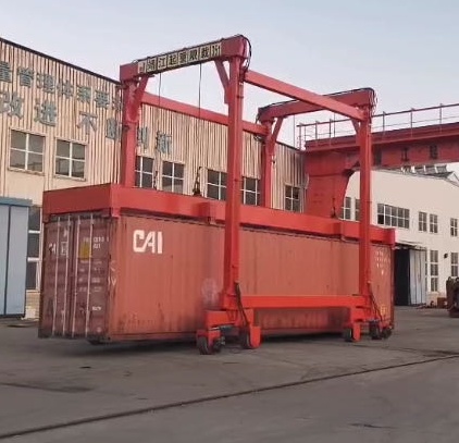 码头堆场用集装箱跨运车的优点有哪些？